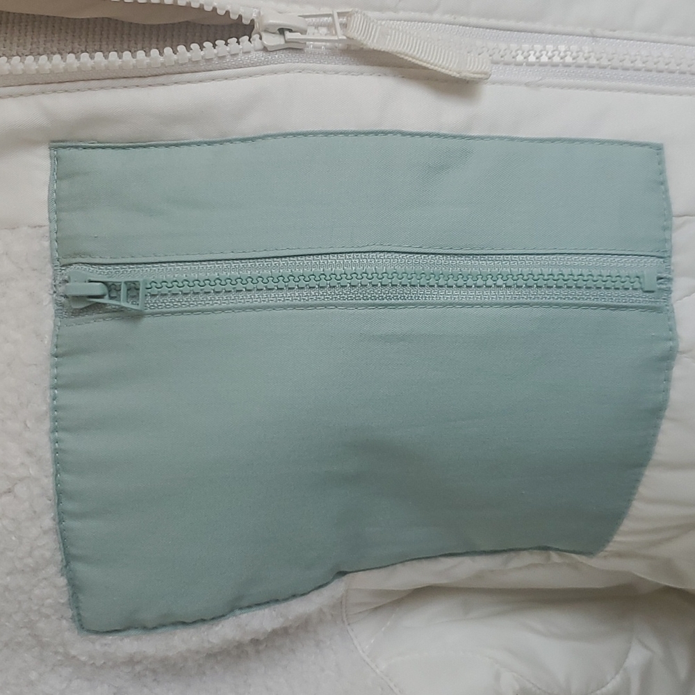 Universal Thread Jacket - Picture 2 of 11